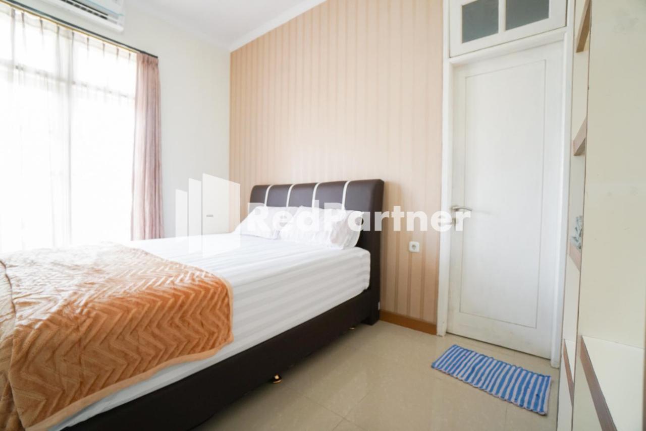Fazza Syariah Mitra Reddoorz Hotel Jakarta Exterior photo